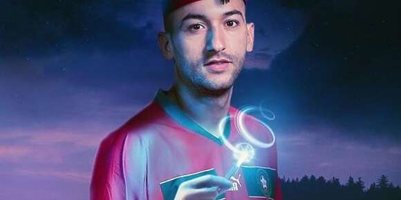 “فيفا” كتغزل فزياش: فنان وواحد من أمهر اللاعبين العرب (فيديو)
