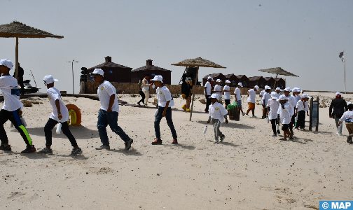 الداخلة .. حملة تحسيسية حول الحفاظ على البيئة بشاطئ “فم لبوير”