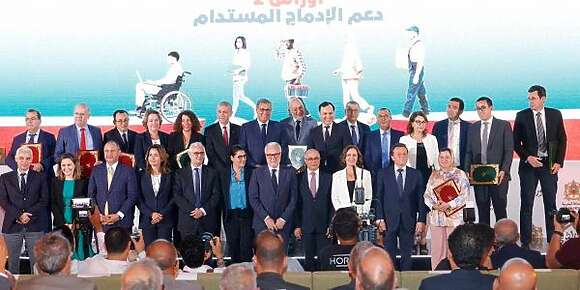 باش يوفرو 50 ألف منصب شغل دايم … أخنوش ترأس حفل إطلاق منحة دعم التشغيل للي داخل في أوراش2 (تصاور)