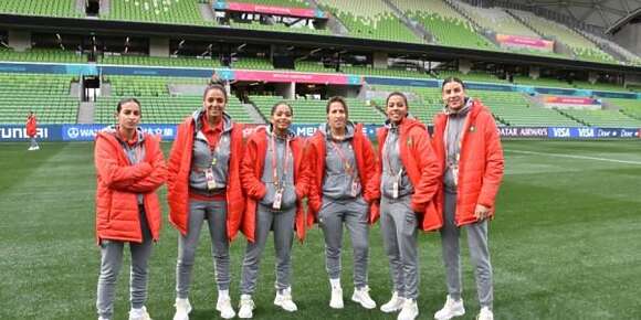 لاعبات المنتخب المغربي ناشطات ودارو زيارة لتيران الماتش ضد ألمانيا فملبورن