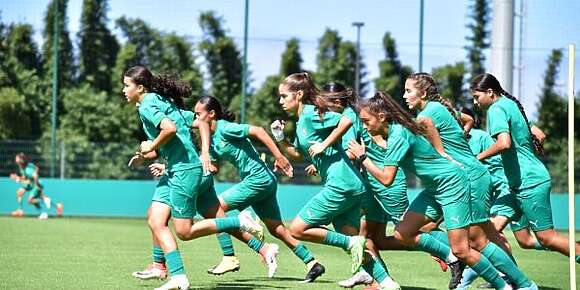 واش المثلية مسموح بيها فالمغرب؟ سؤال صحافي البي بي سي لمدرب اللبؤات والعميدة الشباك اللي بقى بلا جواب. ها علاش طرحو الصحافي وها علاش ما دروش عليه