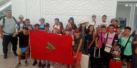 قنصلية المغرب فوهران شرفات على سفر ولادنا الصغار المقيمين فالجزاير لي مشاركين فالدورة 24 للمقام الثقافي فقنيطرة