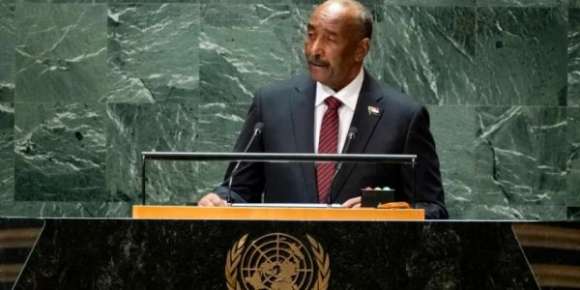 الجمعية العامة للأمم المتحدة.. البرهان كيحذر من انتقال الحرب لدول خرى حدا السودان وكال أن التدخلات الإقليمية والدولية لمساندة الدعم السريع وللات باينة وهي أول شرارة غاتحرق الإقليم والمنطقة (فيديو)
