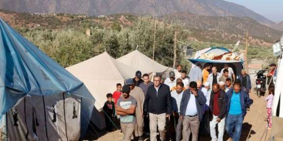 بالصور والفيديو.. أخنوش فزيارة لبعض الدواوير المتضررة من زلازل الحوز