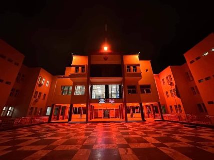 بالصور..مديرية الحموشـي تنير مقرات الأمن الوطني باللون البرتقالي لمناهضة العنف ضد المرأة 12 d26