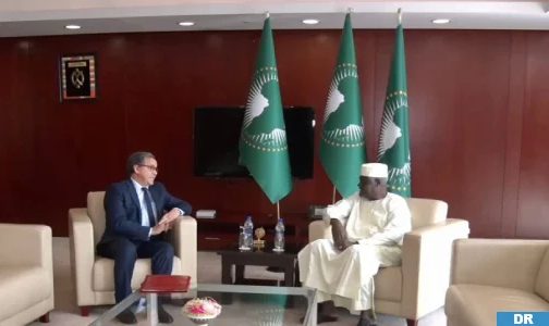 أديس أبابا: السيد عروشي يتباحث مع رئيس مفوضية الاتحاد الإفريقي
