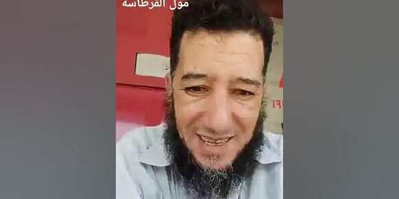 إحالة اليوتوبر “مول القرطاسة” على غرفة الجنح التلبسية ففاس: متابع بجرائم التحريض ضد الوحدة الترابية وإهانة هيئة دستورية
