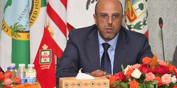 ولد الرشيد لإدارة الأملاك المخزنية فالعيون: ماغاديش نسمحو لكم تحولو مقابر واليدينا لتجزئات سكنية -فيديو