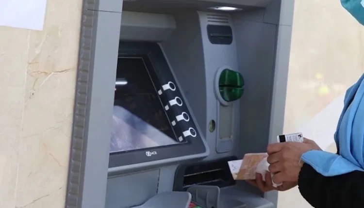 وزارة التربية الوطنية تقتصد من أجور الأساتذة المضربين