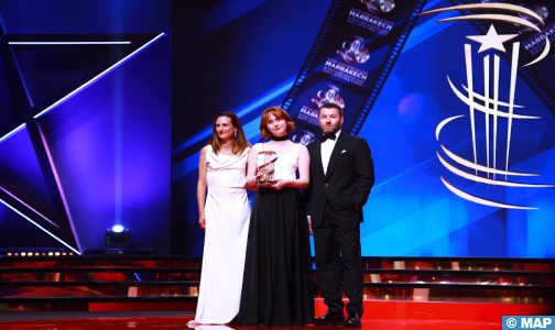 الدورة العشرون للمهرجان الدولي للفيلم بمراكش.. أسيا زارا لاكومدزيا تفوز بجائزة أفضل أداء نسائي عن دورها في فيلم “نزهة”