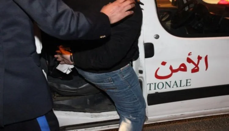 العيون.. تفتيش منزل شخص من ذوي السوابق يفجر مفاجأة