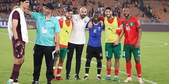 الحرب على الاسود بدات. الجزائري مدرب تنزانيا انضم للمجموعة والرد خاص يكون داخل الملعب وخارجو