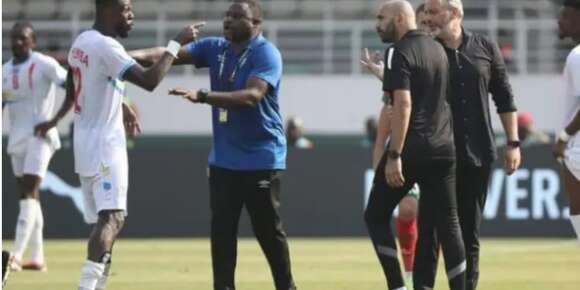 عاجل. الاتحاد الافريقي يوقف الركراكي 4 ماتشات جوج مع وقف التنفيد