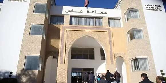 فاش ناضت حرب بين عصابة ولاد حجاج وولاد النعانعي في برشيد دخلات الفرقة الوطنية وطهرات المدينة كذلك فاس راه محتاجة تدخل الفرقة الوطنية لتطهير المدينة من العصابات وعلى خلاف برشيد عصابتها كانوا أباطرة مخدرات فراه عصابات فاس منتخبين كاينين في مقر الجماعة كيسيروا الشأن العام