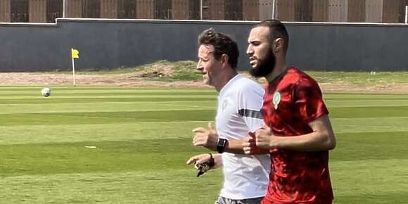 ها جديد الأسود قبل ماتش الكونكو: گاع اللاعبين كيتدبرو حتى عطية الله.. ومزراوي كيتريني الراسو وها علاش مركز الركراكي
