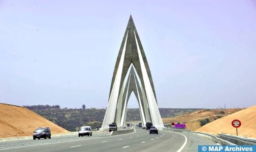 هبوب رياح قوية .. وزارة التجهيز والماء تهيب بمستعملي الطرق توخي الحيطة والحذر