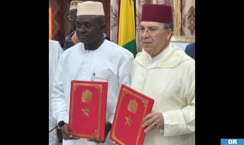 توقيع برتوكول بين المغرب وغينيا يهم تدبير وتسيير المجمع الديني محمد السادس بكوناكري