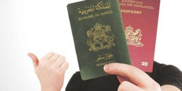 الأخلاق فالفضاء السياسي.. واش مازال ماجا الوقت لمطالبة أي وزير أو ممثل للأمة أو أي زعيم حزب باش ماتكونش عندو حتى جنسية غير الجنسية المغربية؟