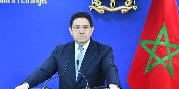 ندوات بوريطة كلها فايك. كيفاش كيضحك على لمغاربة وهو اللي كيسول وهو اللي كيجاوب