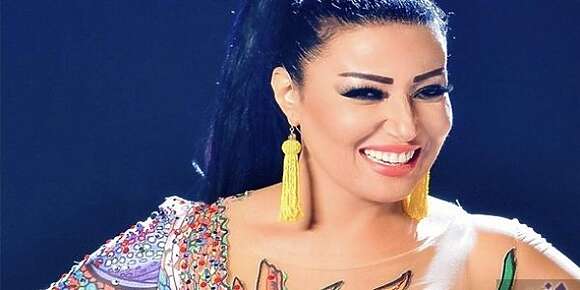 سمية الخشاب دخلات طول وعرض فبرنامج الكاميرا الخافية ديال رامز جلال: هادي جريمة كيعاقب عليها القانون