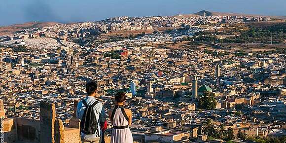 مدن الشمال البنية التحتية فيها من الأحسن في المغرب ومع ذلك سكانها  دائموا الشكوة وتطفى غير بولة عمومية في الشارع كيديرو عليها حالة حتى بينما هنا في فاس الى كتبتي فاس مخربة كيدخل عندك ولد لميمة ساكن في زليليك ويقوليك المخربة هي مك فاس حاكمة العالم وزامتة المغرب