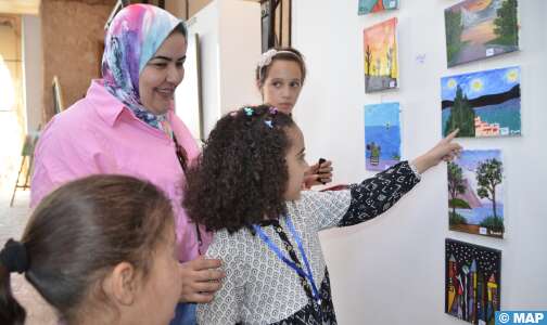 بني ملال.. افتتاح المعرض الجماعي “ربيع التشكيل”