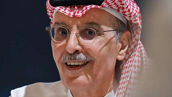 الشاعر الامير السعودي بدر بن عبد المحسن