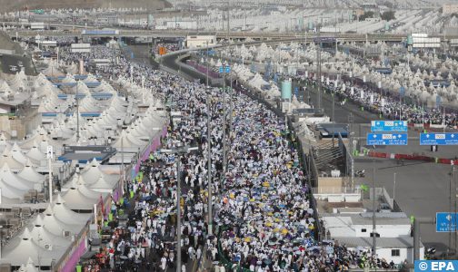 حجاج بيت الله الحرام يتوافدون إلى مشعر منى لقضاء يوم التروية أول محطات مناسك الحج