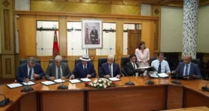 توقيع اتفاق  بين وزارة الصحة والنقابات لإعادة الشغيلة الصحية إلى المستشفيات.. 