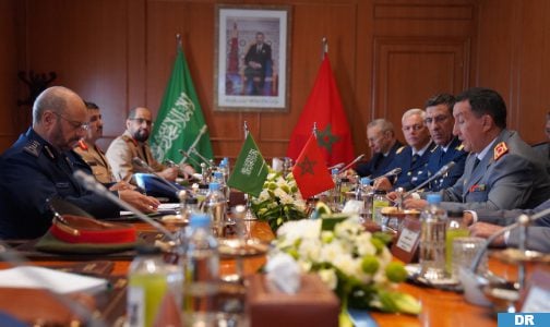 الفريق أول المفتش العام للقوات المسلحة الملكية وقائد المنطقة الجنوبية يستقبل الفريق الأول رئيس هيئة الأركان العامة للقوات المسلحة السعودية