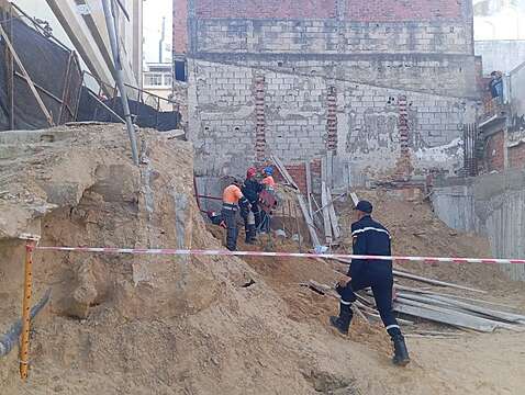 طنجة.. إنقاذ عامل بعد انهيار جزء من ورش بناء في حي إسبانيول (صور)