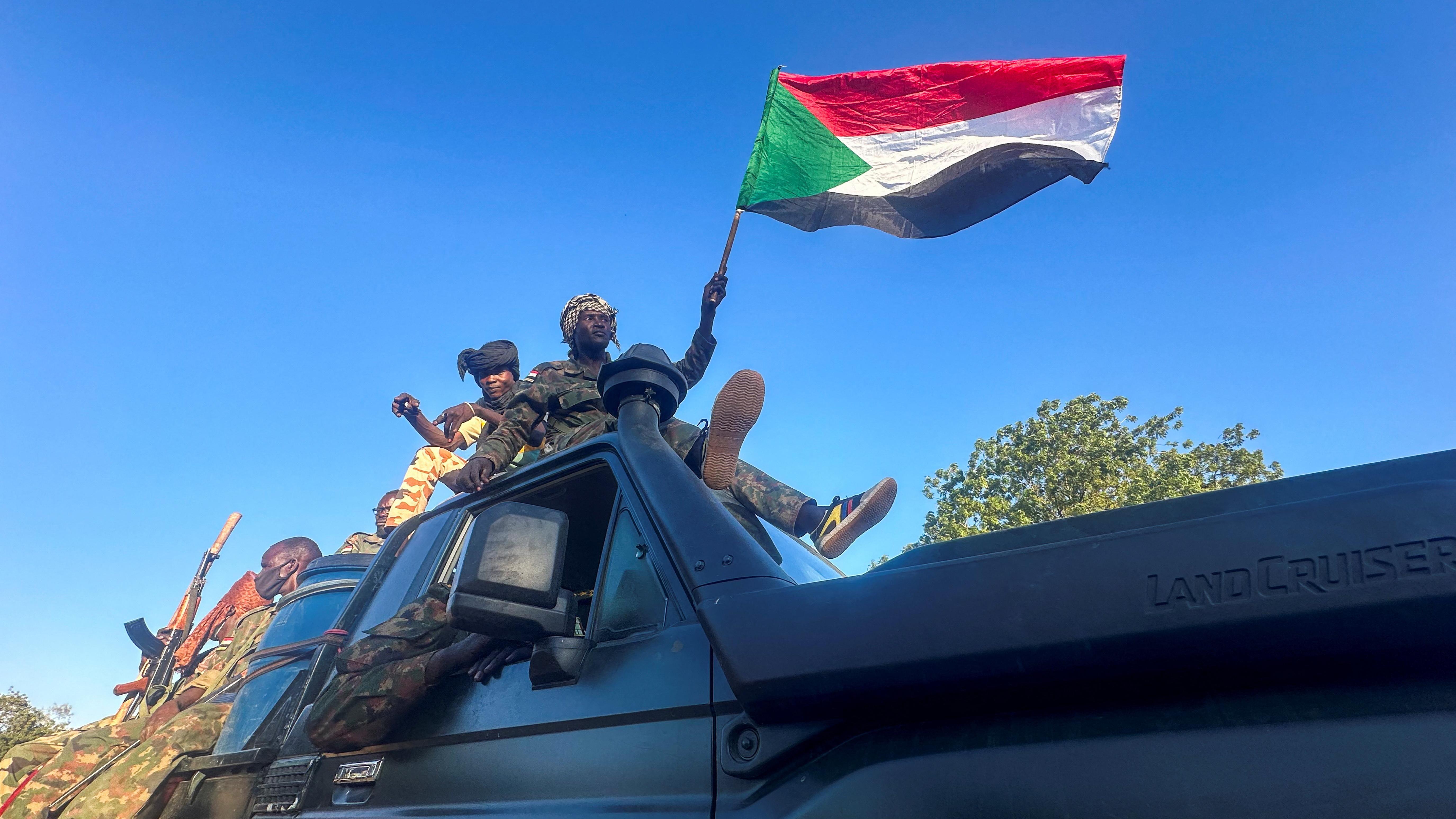 احتفالات الجيش السوداني بعد السيطرة على ود مدني.