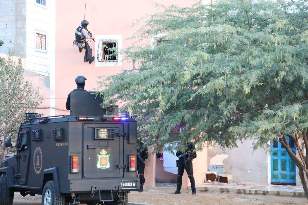 "البسيج" يعلن إحباط مخطط إرهابي بالغ الخطورة (صور) 14 "البسيج" يعلن إحباط مخطط إرهابي بالغ الخطورة (صور)