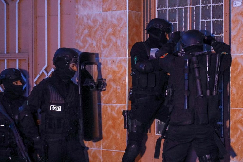 "البسيج" يعلن إحباط مخطط إرهابي بالغ الخطورة (صور) 16 "البسيج" يعلن إحباط مخطط إرهابي بالغ الخطورة (صور)