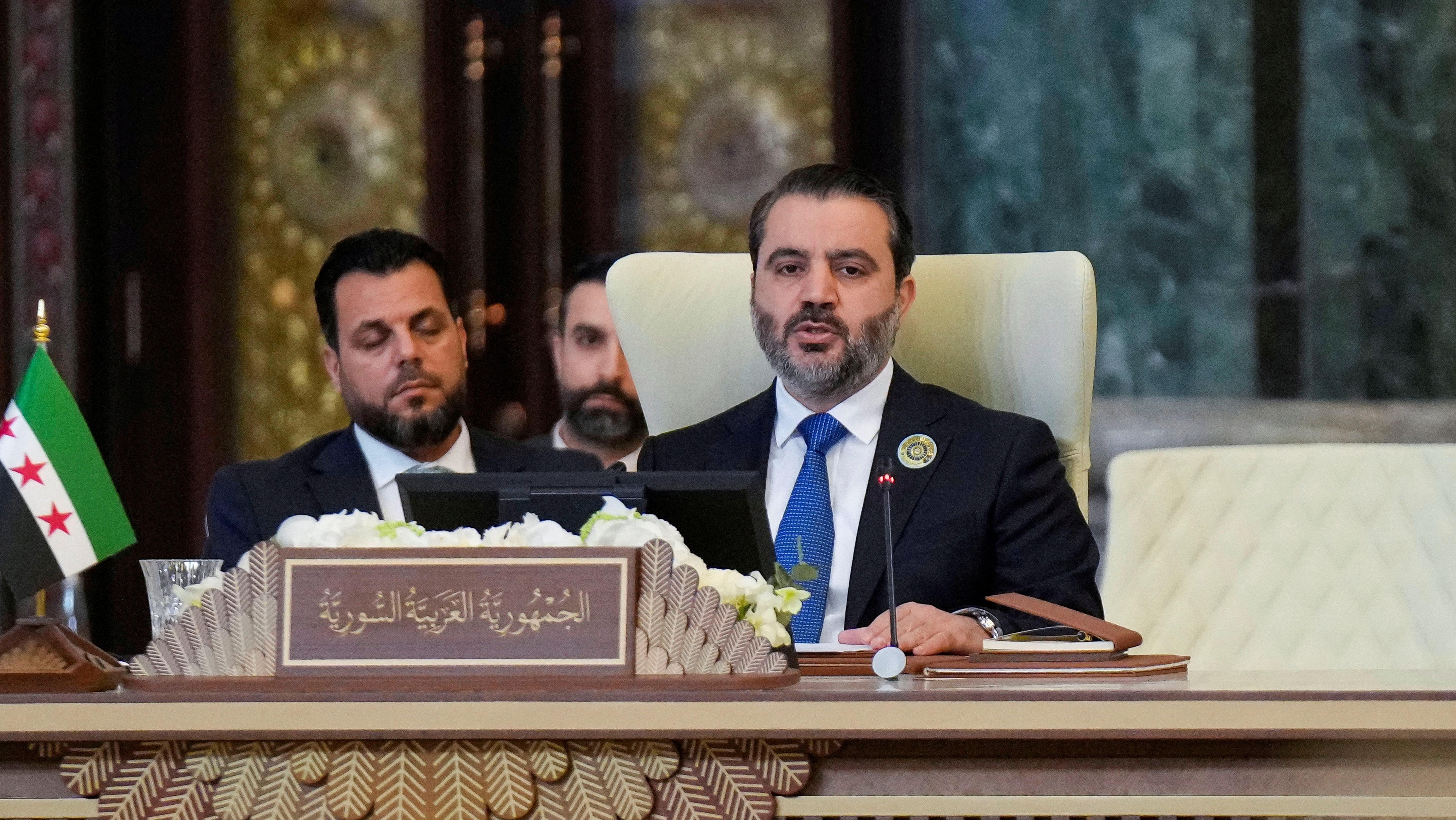 صورة لوزير الخارجية السوري أسعد الشيباني خلال مشاركته في أعمال القمة العربية. 