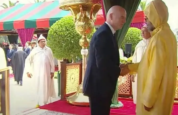 الملك يستقبل رئيس الفيفا إنفانتينو بمناسبة عيد العرش المجيد