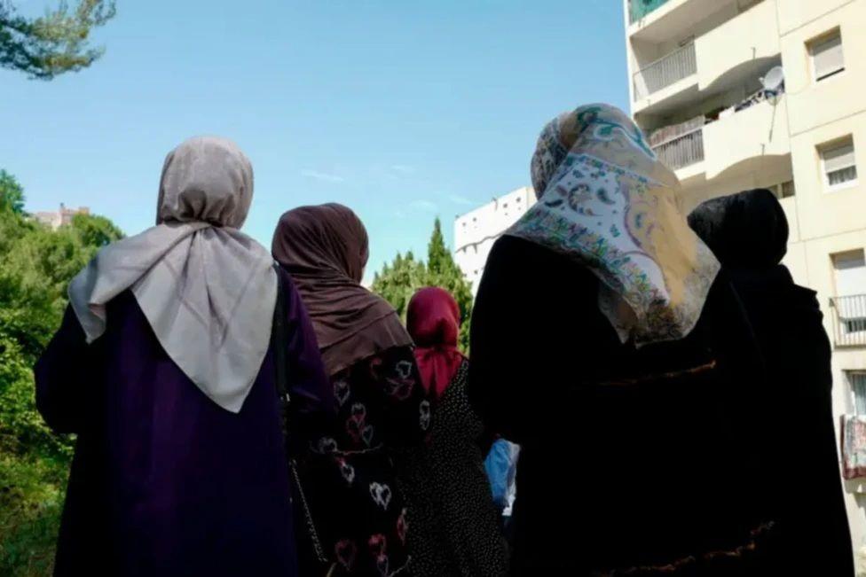غالبا ما تتجنب النساء الشيشانيات اللاتي لجأن إلى أوروبا التواصل مع الشتات