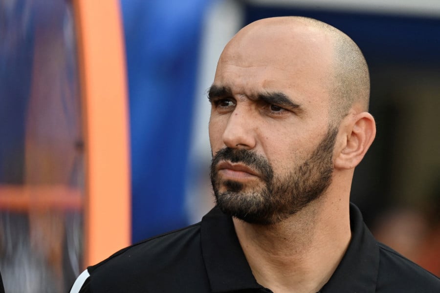 إصابة مفاجئة لنجم المنتخب المغربي تربك حسابات وليد الركراكي قبل التوقف الدولي 2 وليد الركراكي