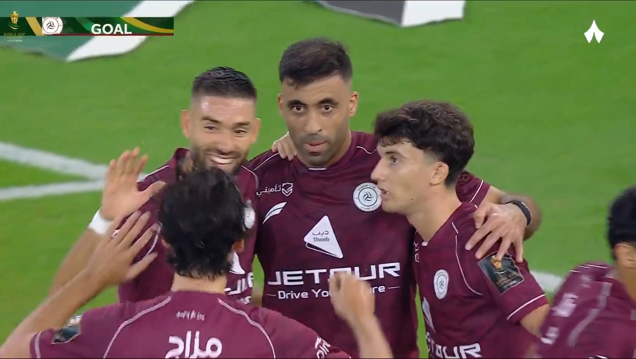 عبد الرزاق حمد الله يسجل هدف رائع في شباك فريقه السابق الاتحاد ويرفض الاحتفال 2 عبد الرزاق حمد الله
