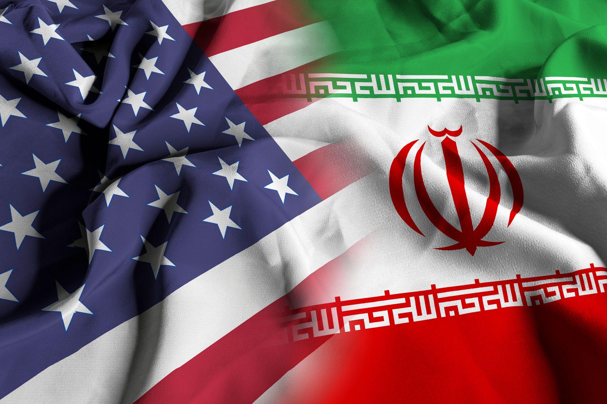 العلمان الإيراني والأمريكي