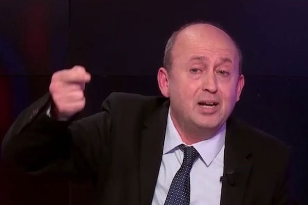اكتبوا سطركم من المجد
