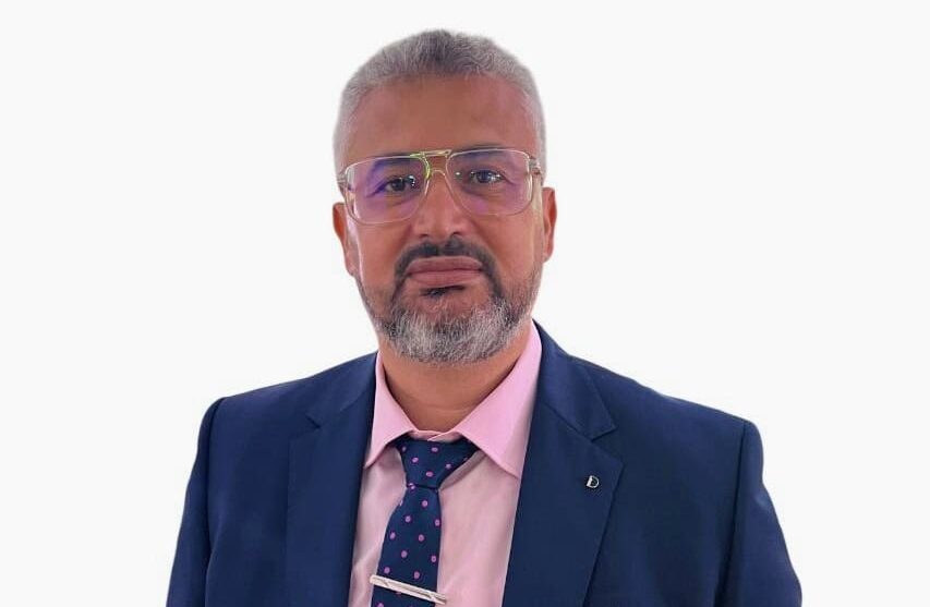 السياسة تسود وتحكم عالم المستديرة