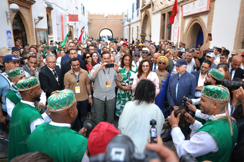 الصويرة.. افتتاح الدورة الـ27 لمهرجان كناوة وموسيقى العالم بموكب استعراضي بهيج