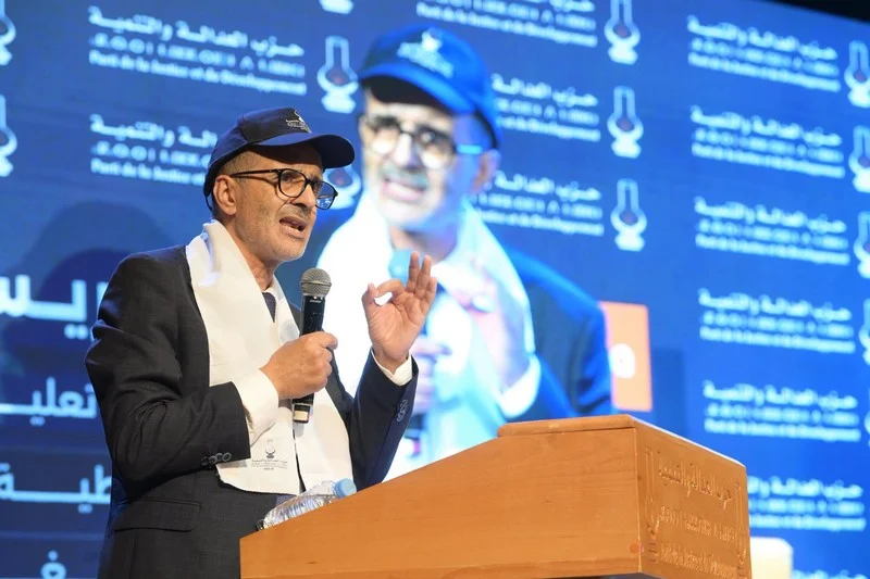الأزمي مرشحا ضد التويزي لرئاسة